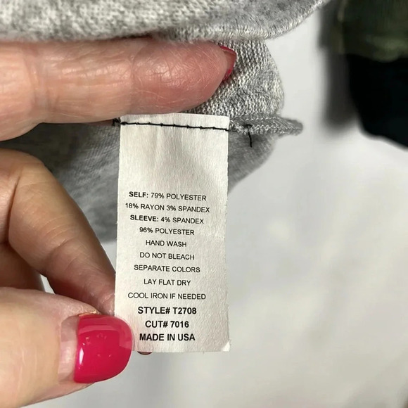 B. Flawless Womens Lounge Shirt M Gray Green Camo Pattern Stretch Pullover New - Picture 7 of 11